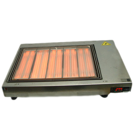 Infra-red heating plate
